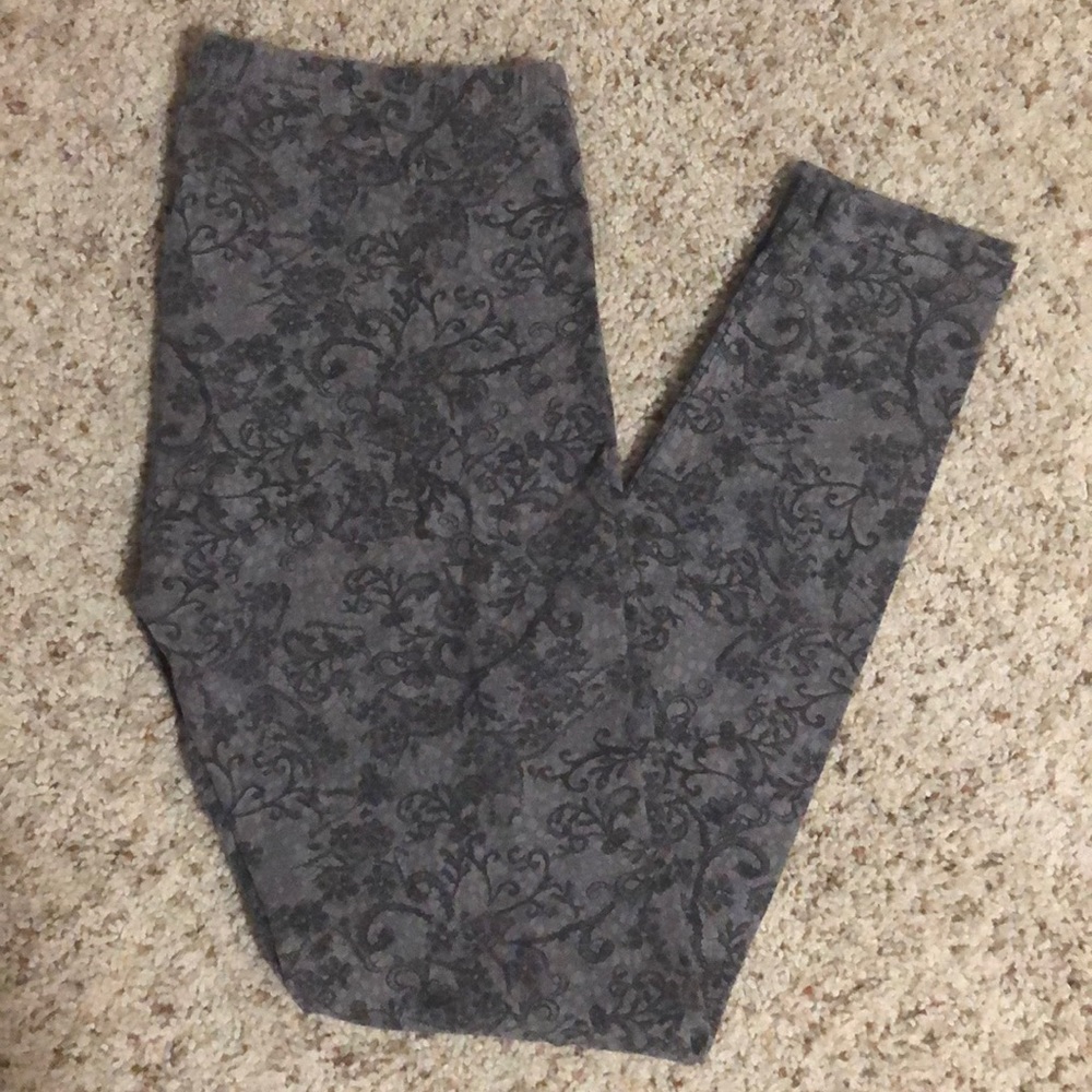 Grey vine printed leggings